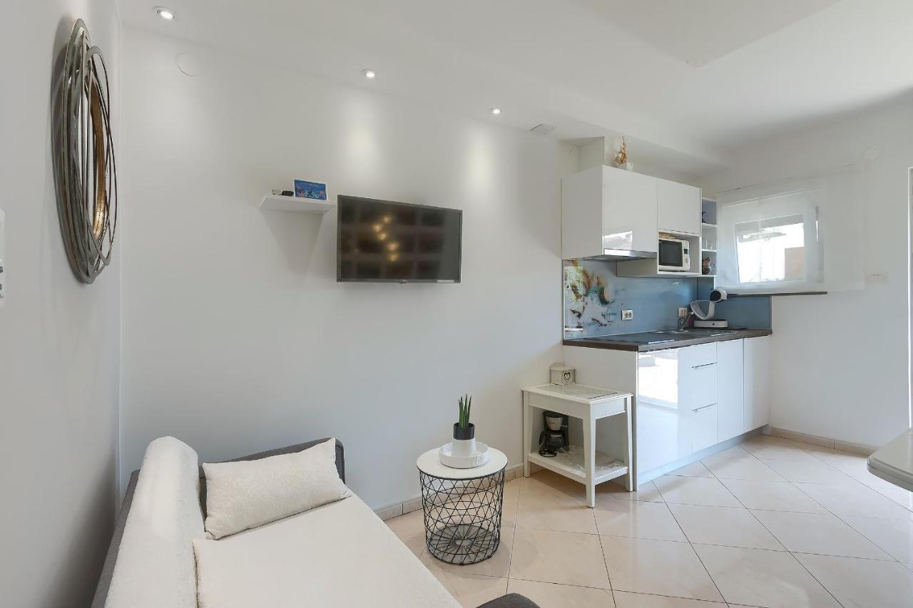 Apartment Palm View II Ровин Екстериор снимка