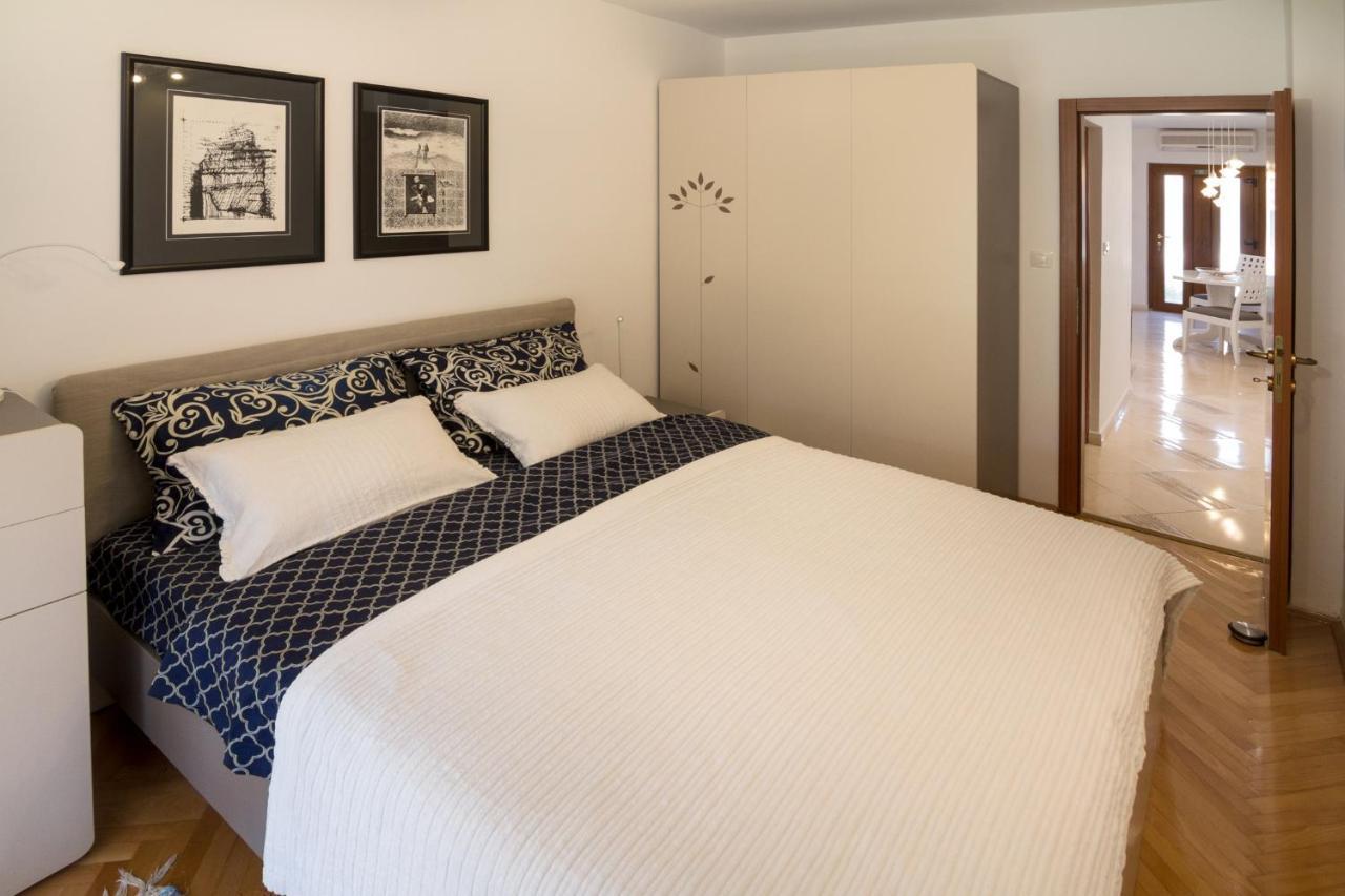 Apartment Palm View II Ровин Екстериор снимка