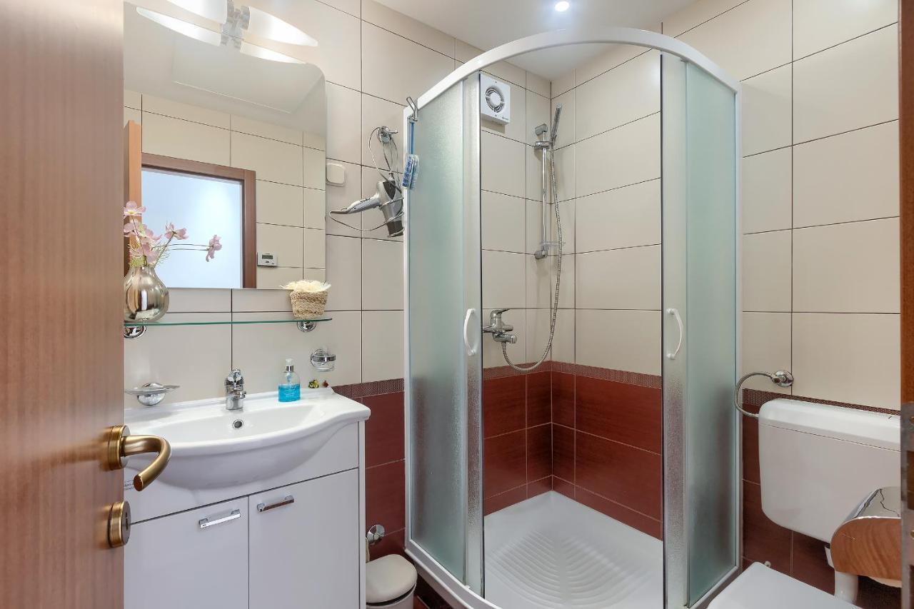 Apartment Palm View II Ровин Екстериор снимка
